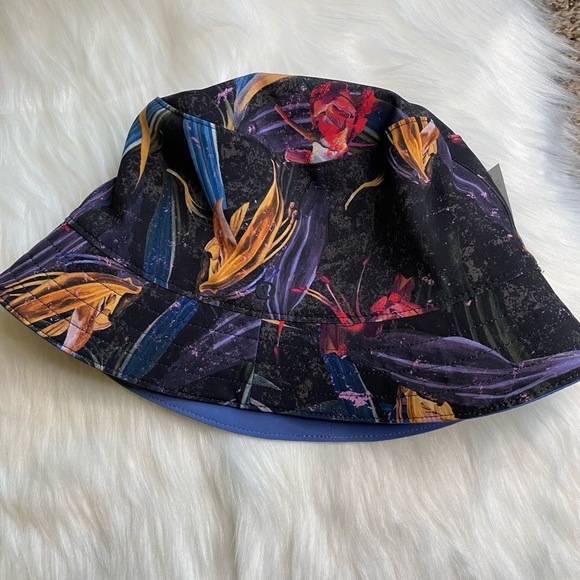 M/L Lululemon Both Ways Reversible Bucket Hat WTDR/VFBM Floral Blue - Picture 3 of 5
